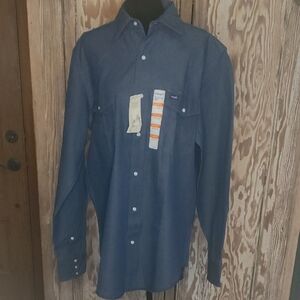 NWT Wrangler Men's Denim Button Down Shirt